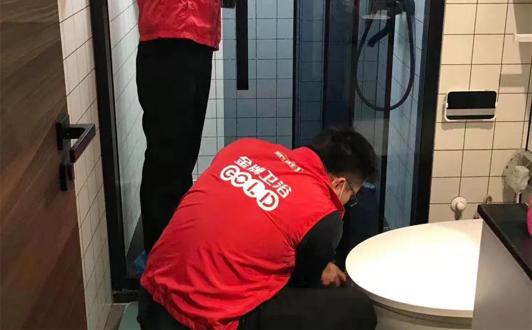 为爱焕新美好生活，“金牌98快装”服务进行中