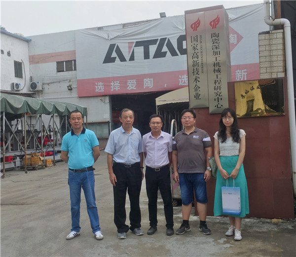 访爱陶机电董事长——丁建盛
