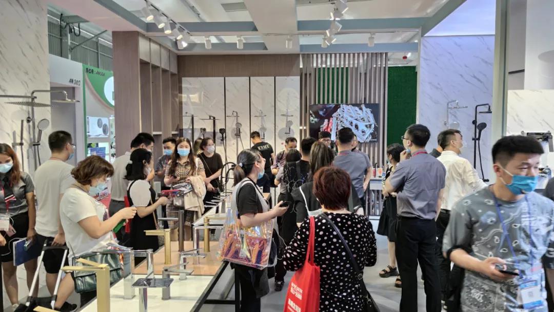 直击上海厨卫展| 匠心御品强势出圈，签约现场火爆