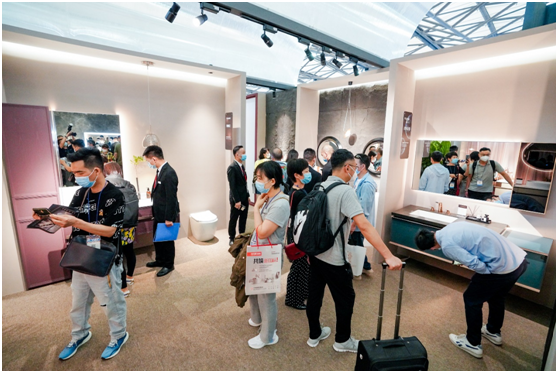 富兰克浴室柜亮相2021上海国际厨卫展，与光来一场私享约会