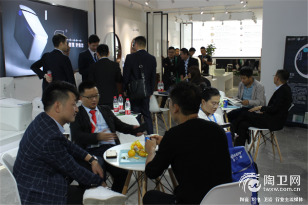 直击北京展 心海伽蓝揭秘全卫定制新风向742.png