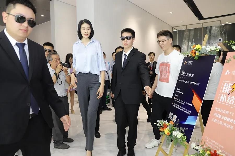 火爆出圈，冠星王陶瓷再次成为人气收割机10.jpg