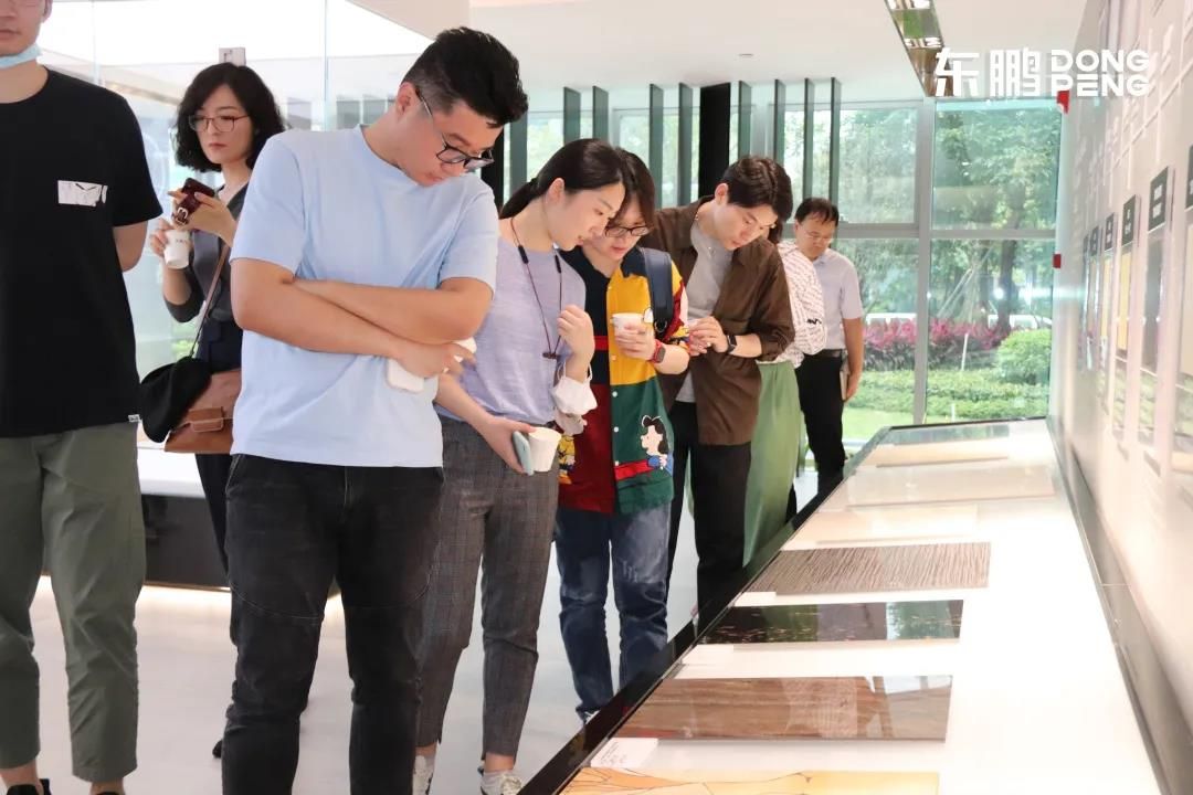 吴晓波频道团队走进东鹏整装卫浴，探索民族企业新动能5.jpg