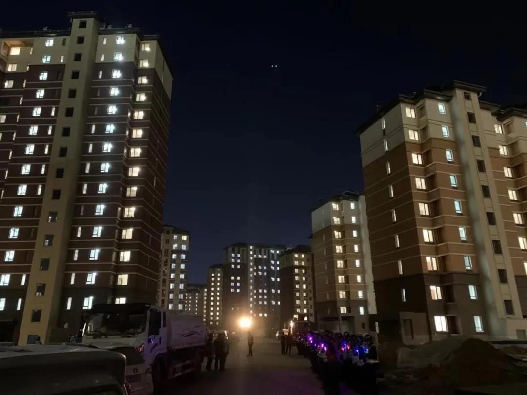 惠达卫浴挑灯夜战雄安新区，献礼建党百年 (1).jpg