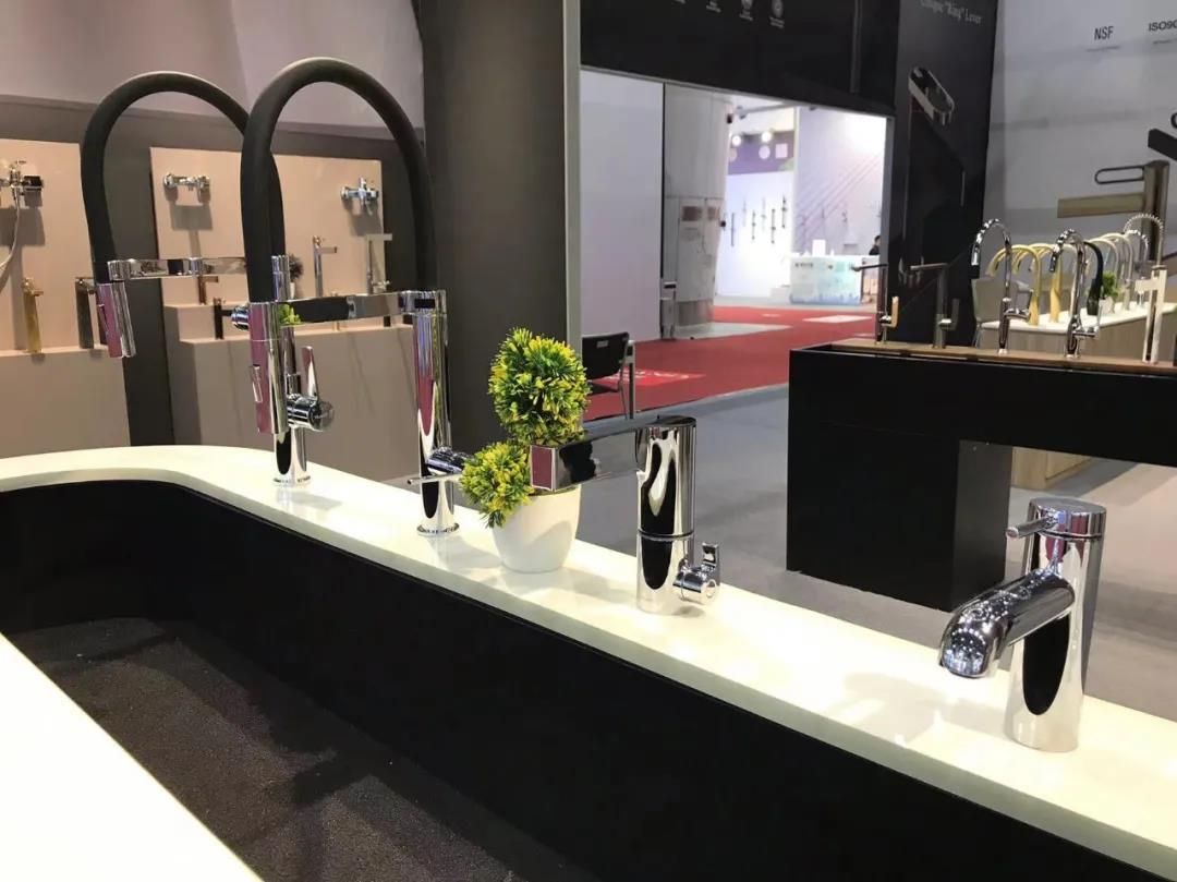 1634298373601372.jpg 华艺卫浴惊艳亮相第130届广交会6.jpg