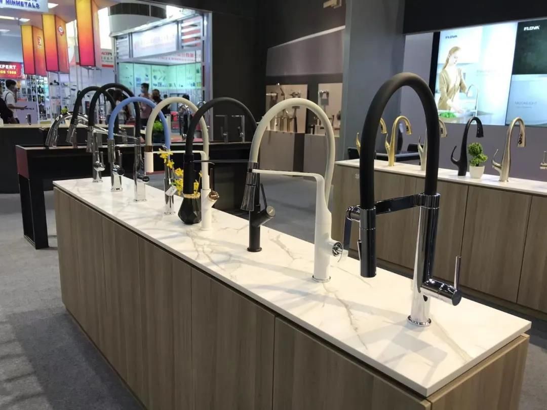 1634447098562574.jpg 华艺卫浴在广交会现场频频收获好评4.jpg