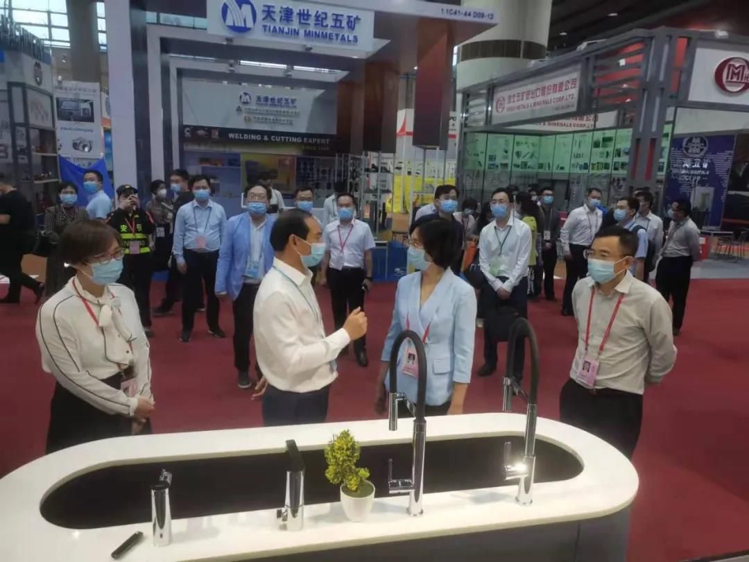 1634447159883256.jpg 华艺卫浴在广交会现场频频收获好评8.jpg