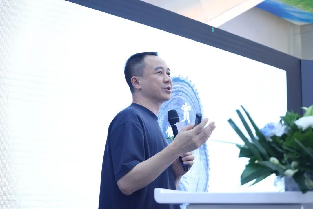 富兰克浴室柜携手设计大咖潘悦重塑奢华美学4.jpg